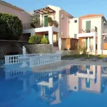 Aristomenis Studios Aparthotel 4*