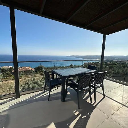 Aparthotel Aristomenis Studios 4*
