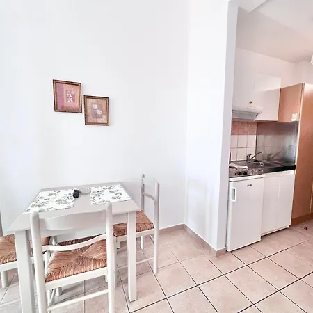 Hotel apartamentowy Aristomenis Vlachata