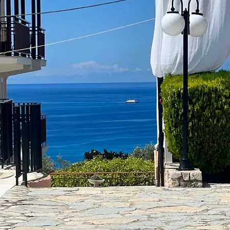Aristomenis Aparthotel Vlachata
