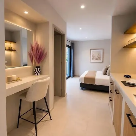 Aparthotel Aristomenis 4*