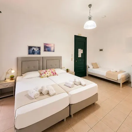 Aristomenis Aparthotel 4*