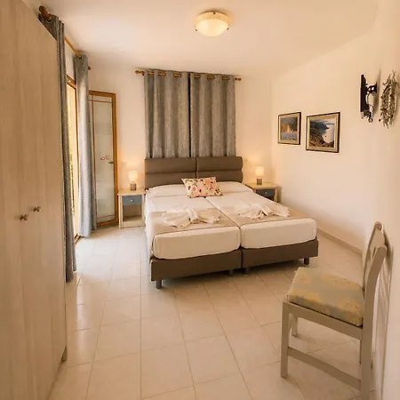 Aparthotel Aristomenis Vlachata