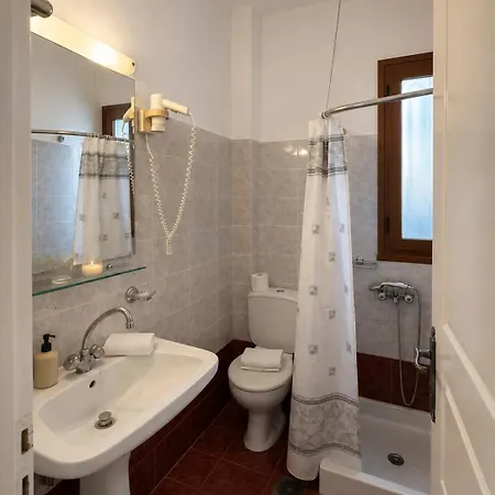 Aristomenis Aparthotel Vlachata