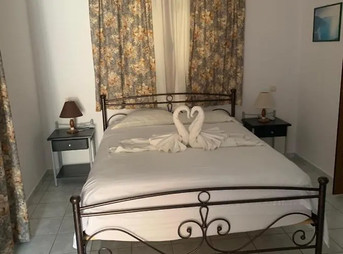 Aristomenis Studios Aparthotel