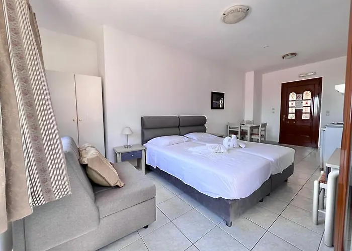 Aristomenis Studios Aparthotel 4*