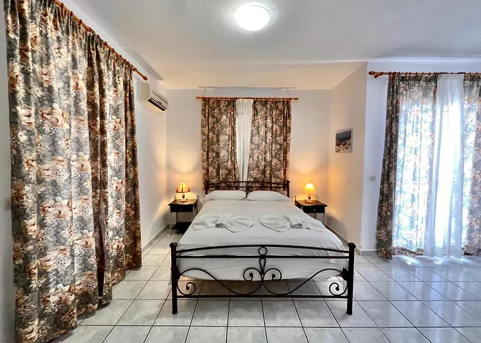 Aristomenis Studios Aparthotel