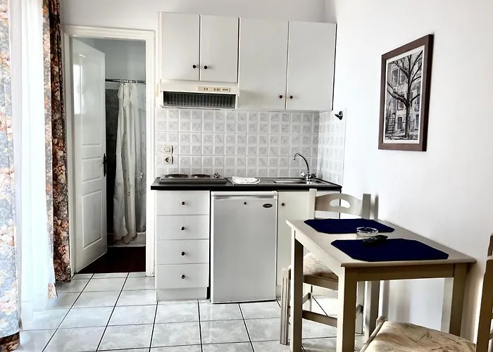 Aristomenis Studios Aparthotel