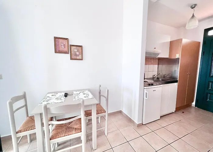 Aparthotel Aristomenis Studios Vlachata