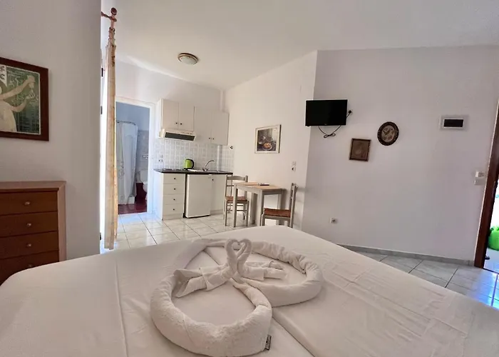 Aristomenis Lejlighedshotel 4*